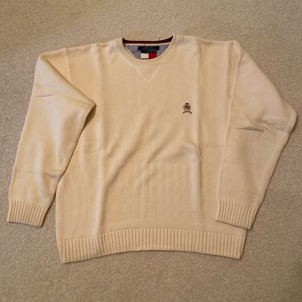 Tommy Hilfiger cream crew neck sweater. Size XL.